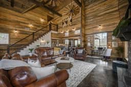 Castle Black - Secluded|Creekside|8 BD/8.5 Bath