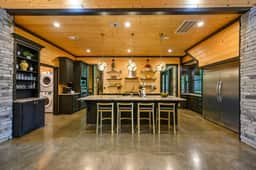 Off The Hook|Luxury|Sleeps 21