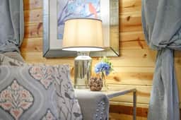 Shear Comfort|Farmhouse Style|Honeymoon Cabin