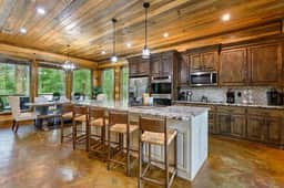 Sparrows Nest|4Bd|Hot Tub|Playset