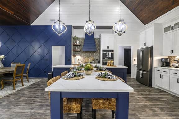 Brand New! APs Landing|Sleeps 15