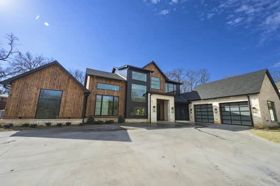 Cedar Pointe Texoma|Sleeps 18|Swimming Pool|Arcades