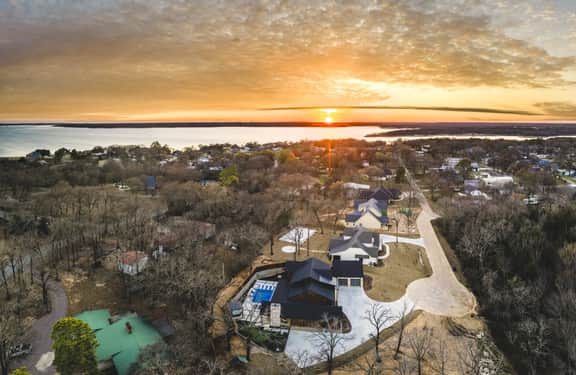 Cedar Pointe Texoma|Sleeps 18|Swimming Pool|Arcades