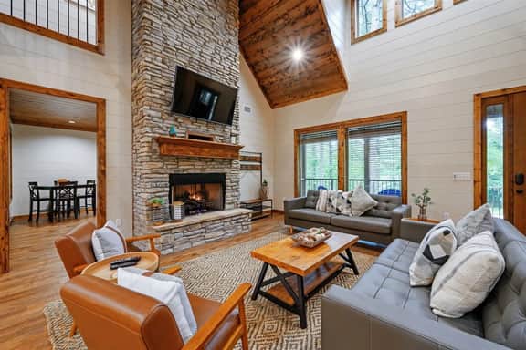 Forest Home|5B/5.5BA|Hot tub|Game Room|Playset