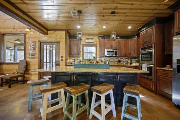 Indian Springs Lodge|Sleeps 20|Pool Table