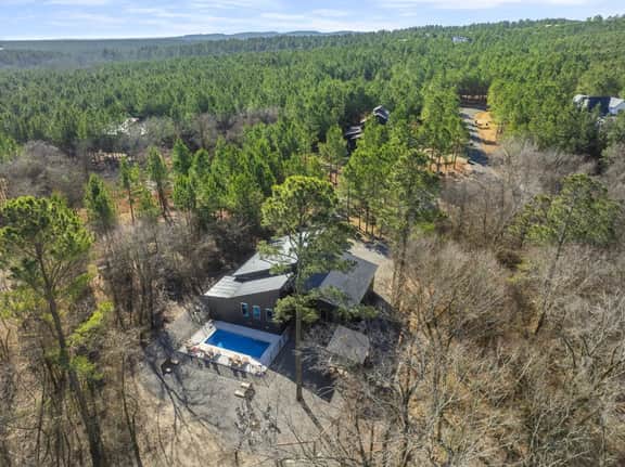 Porch Breeze|Swimming Pool|Sleeps 14.