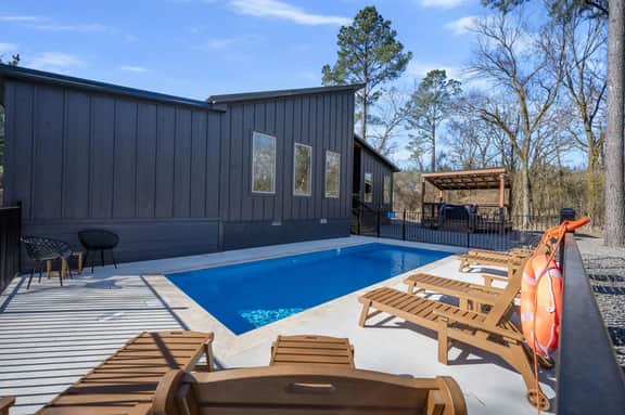 Porch Breeze|Swimming Pool|Sleeps 14.