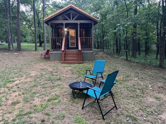 Snuggle Up-Swimming Pool & Clubhouse - Tiny House