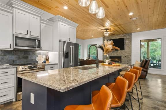 The Grinning Bear|Sleeps 14|Basketball|Pickleball