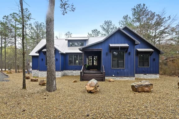 Brand New! APs Landing|Sleeps 15