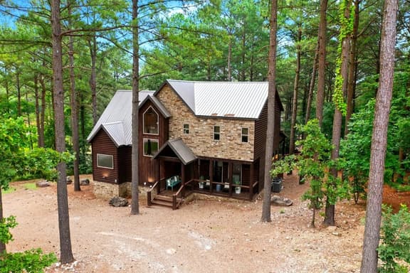 Sparrows Nest|4Bd|Hot Tub|Playset